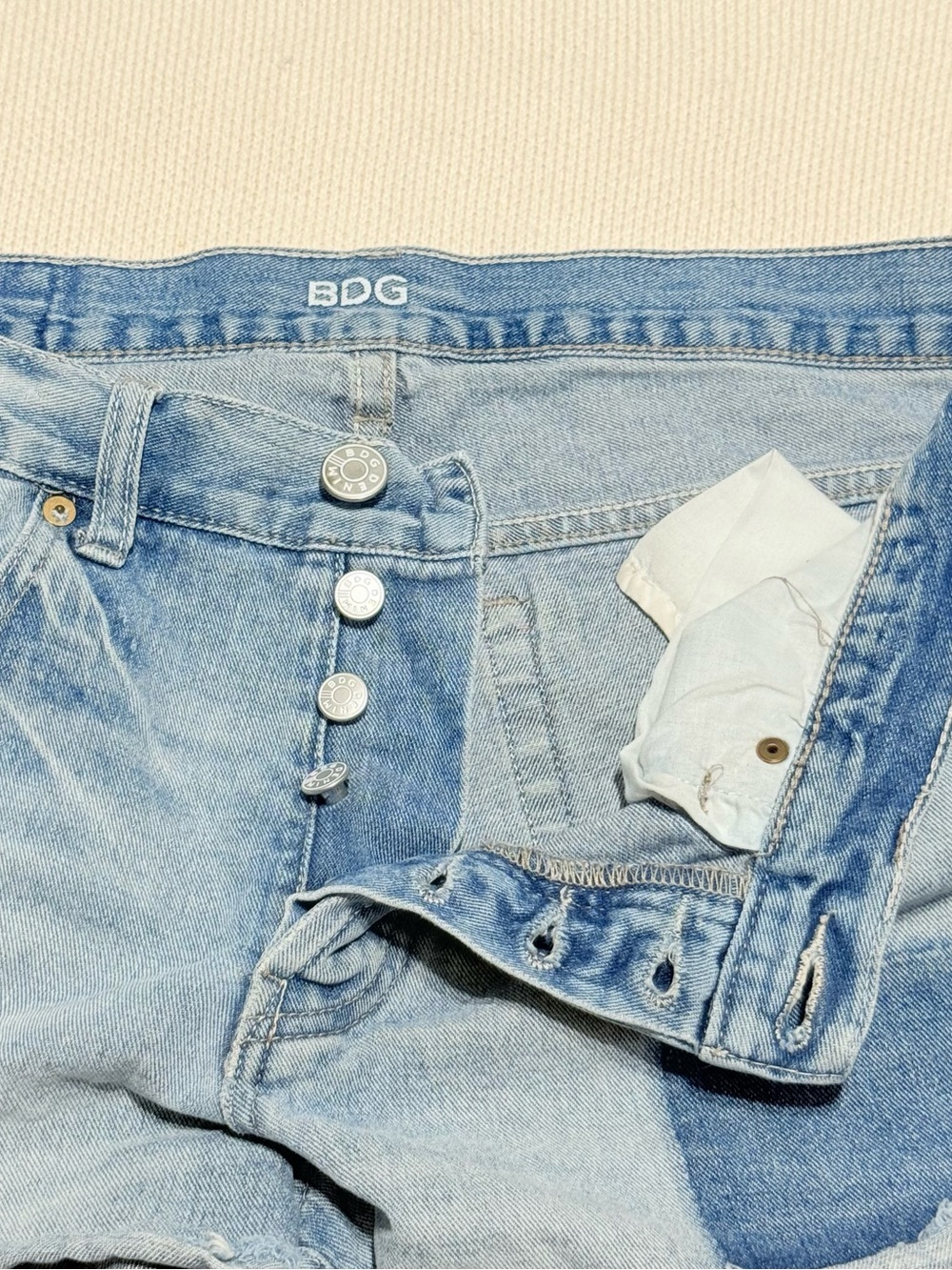 BDG Tomgirl. button shorts size 29 w cut, blue color